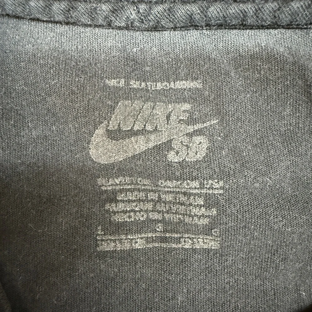 Nike SB | Boys Graphic T-Shirt | Large | Black | Short Sleeve Crew Neck Logo Tee